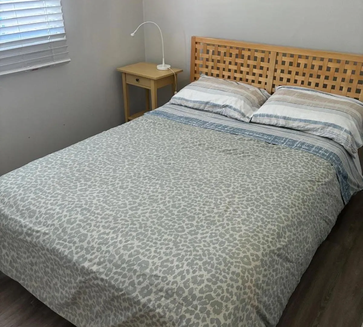 Centrally Located, Spacious Home Niagara Falls Holiday home
