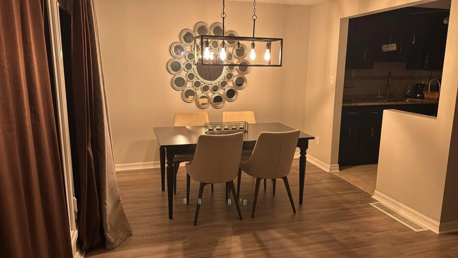 Centrally Located, Spacious Home Niagara Falls 0*,  Canada